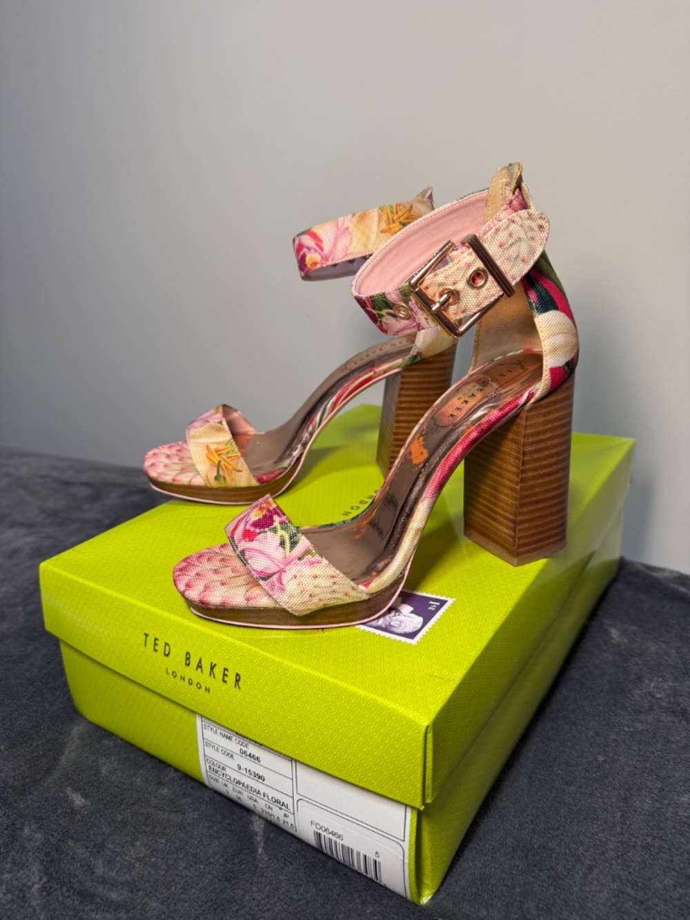 Ted Baker Floral Wooden Block Heel - Picture 12 of 14